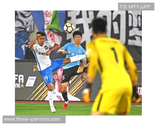 中超激战大连一方迎战天津泰达角球对决精彩纷呈 中超激战大连一方迎战天津泰达角球对决精彩纷呈