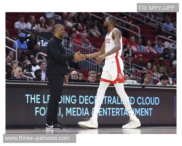 火箭队与灰熊队激战11月23日NBA赛场精彩对决值得期待